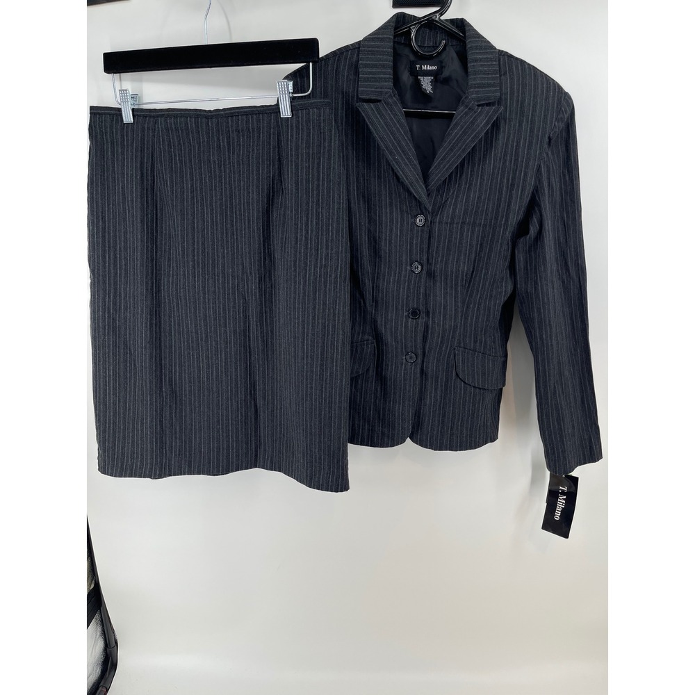 New T. Milano Skirt Suit Women 10 Charcoal Grey BusinessPinstripe Blazer Se